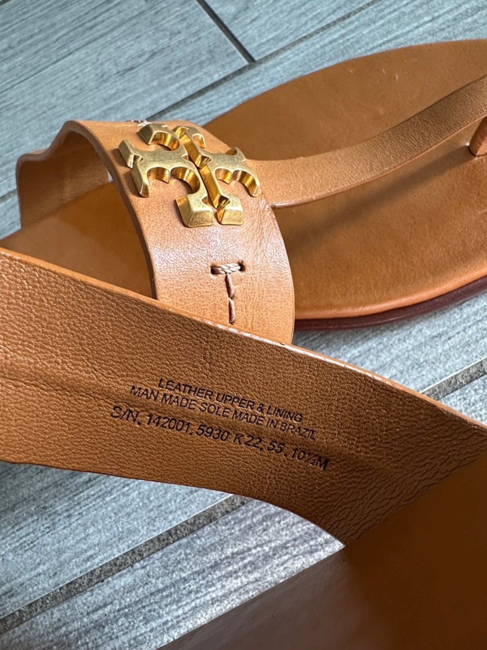 Tory Burch Mini Everly Flat Thong Sandal Size 10.5 Tan Leather Gold Logo New! - Picture 7 of 8